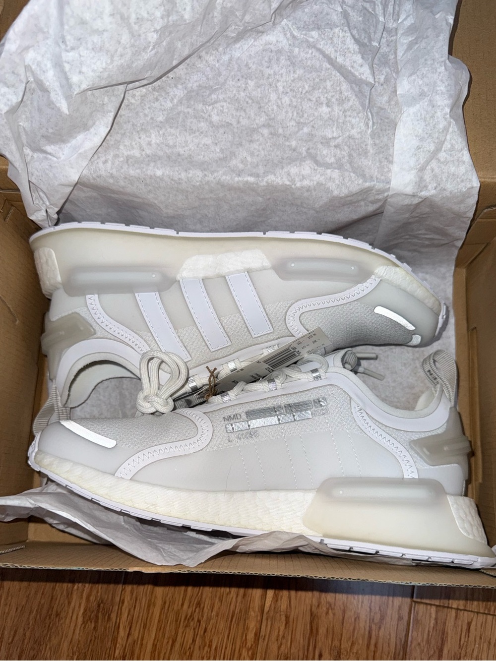 adidas NMD_v3 w White Sneakers
Women’s 7